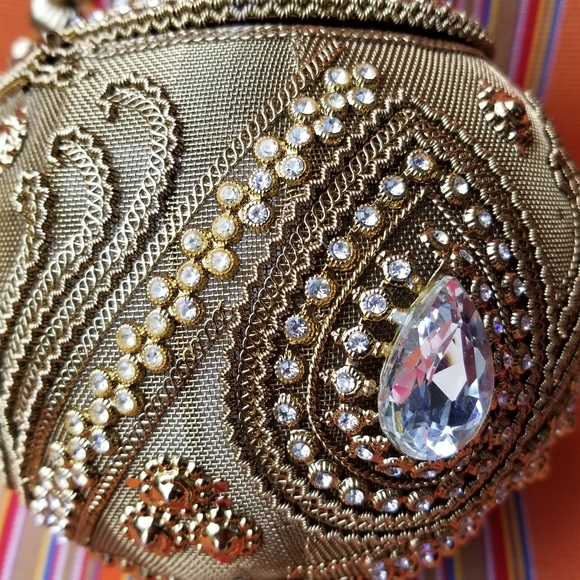 One of a kind elegant cocktail date tassel crystal bag - Picture 5 of 16